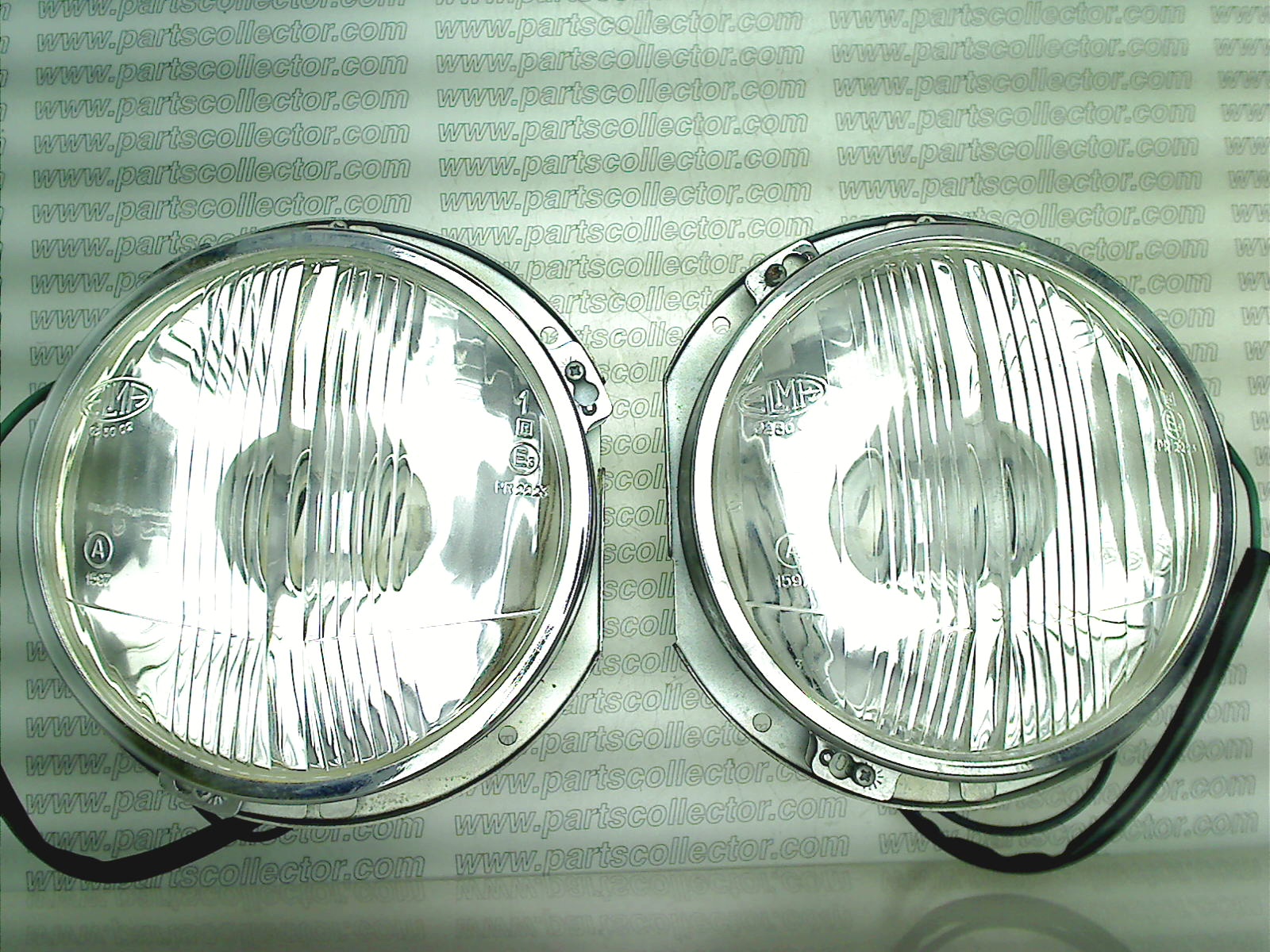 PAIR OF DEEP BEAM HEADLIGHTS LH+RH